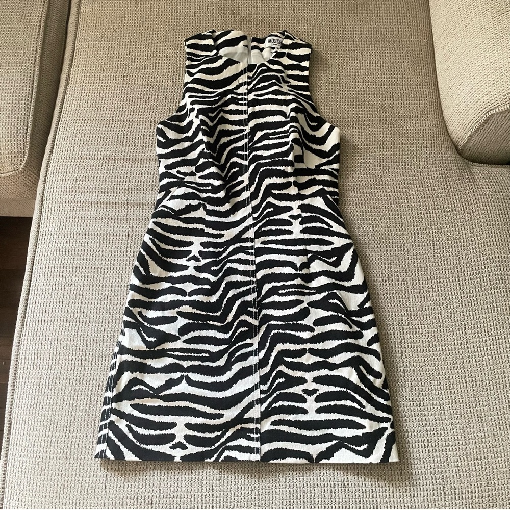 Moschery zebra print high neckline dress women’s size 6